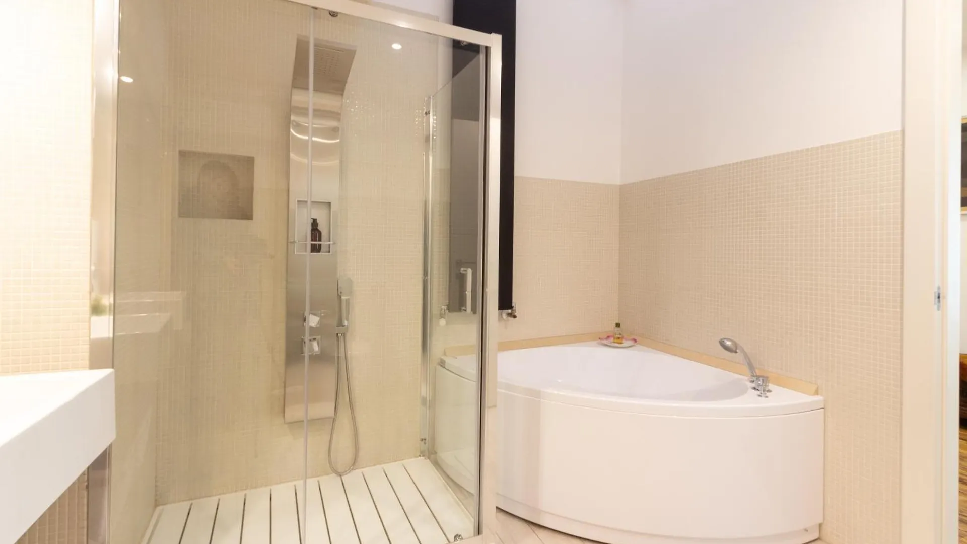 Realkasa Urbana Luxury Apt Bologna 0*,